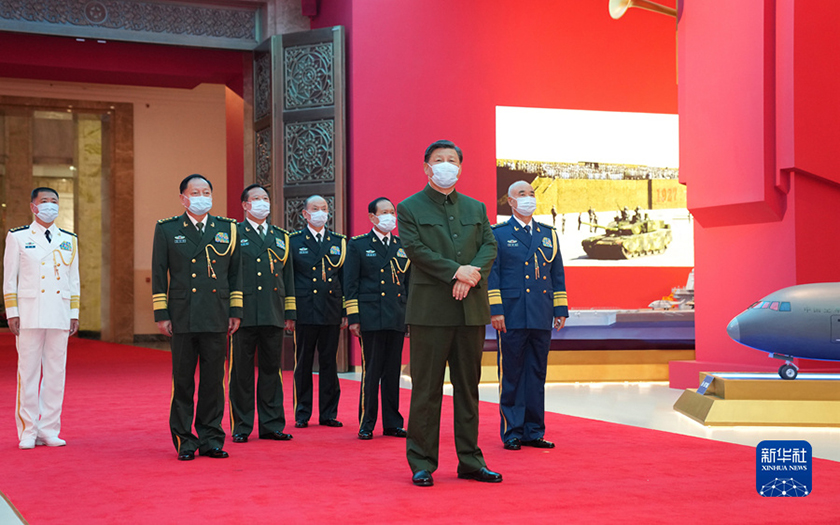 習(xí)近平在參觀“領(lǐng)航強軍向復(fù)興——新時代國防和軍隊建設(shè)成就展”時強調(diào) 再接再厲 銳意進(jìn)取 埋頭苦干 奮力實現(xiàn)建軍一百年奮斗目標(biāo)